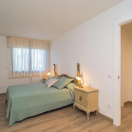 Sleeps 4 Pool Begur