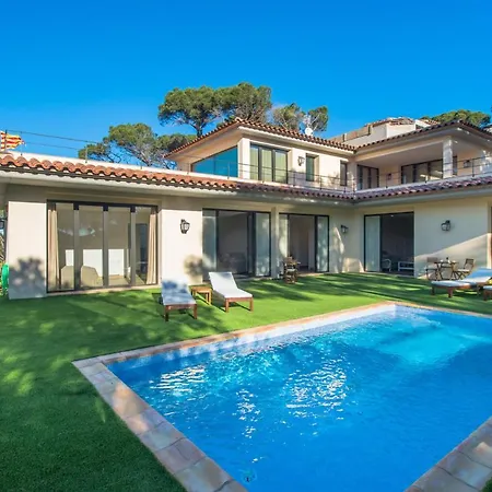 Appartement Sleeps 4 Pool