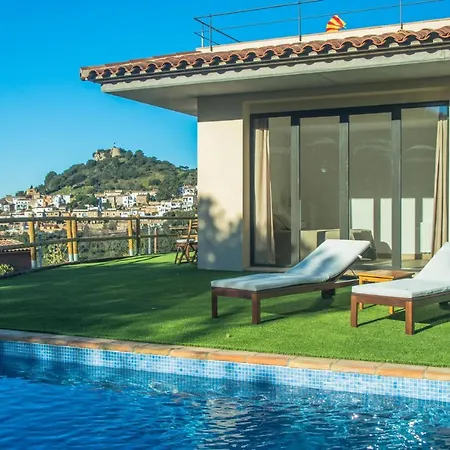 Sleeps 4 Pool *